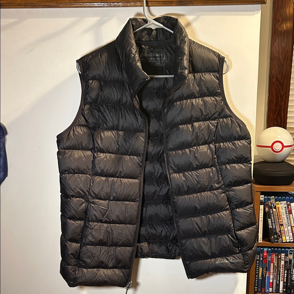Eddie Bauer Men's Dark Gray Puffer Vest